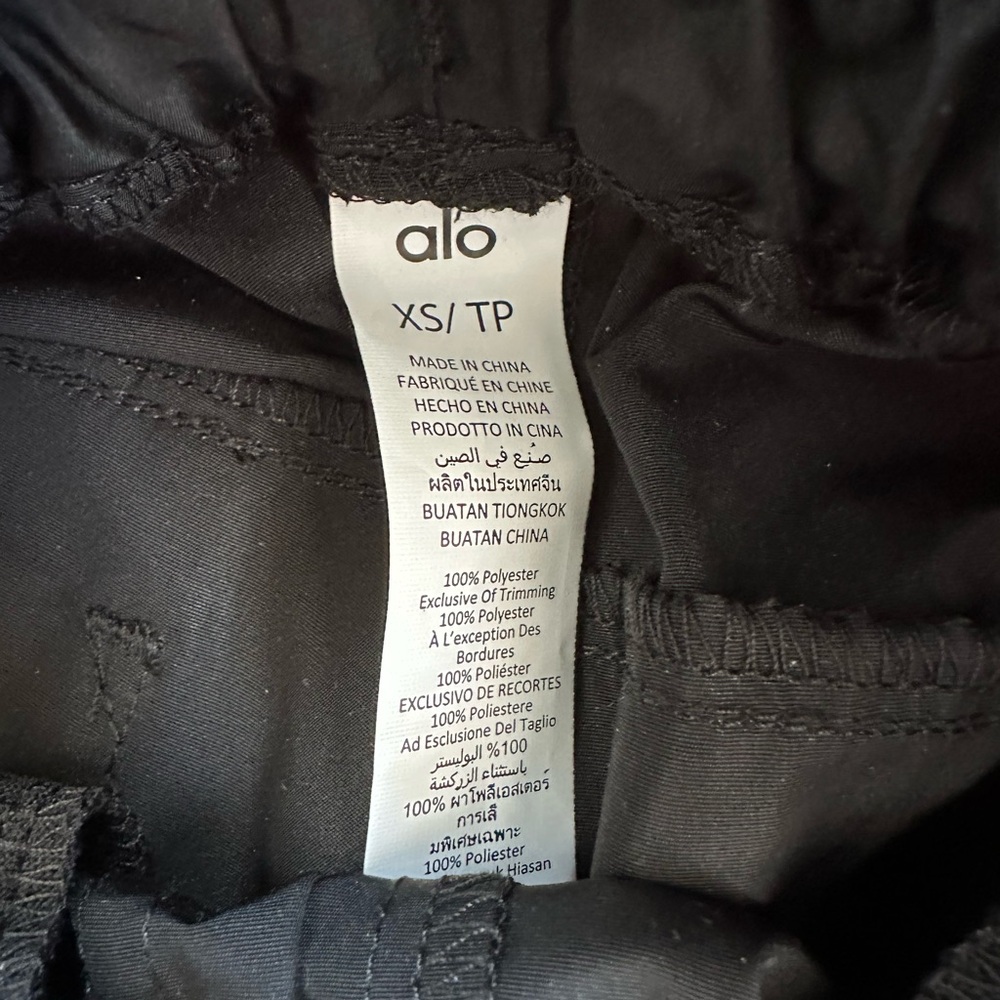 ALO Yoga Women's Black Wide Leg Pants - Picture 7 of 7